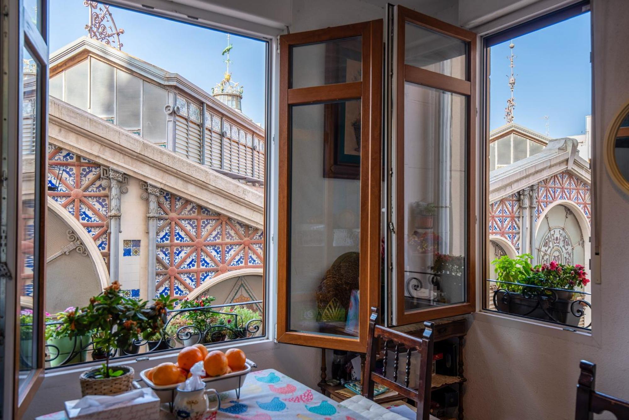 Mirador 5 Del Mercado Central - Habitacion Con Bano Privado En El Centro De La Ciudad Vella Valencia Exterior photo